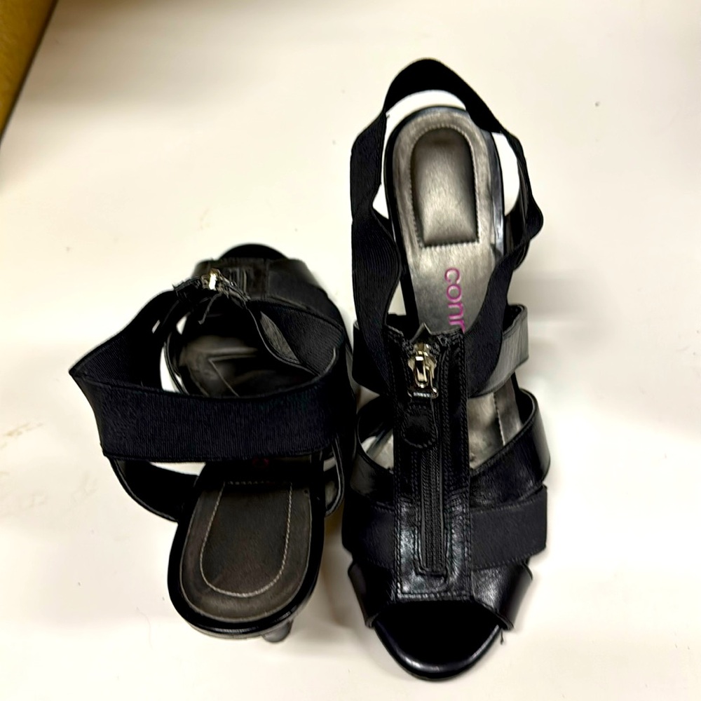 Connie 3” heels. Black and elastic upper. No slip rubber sole